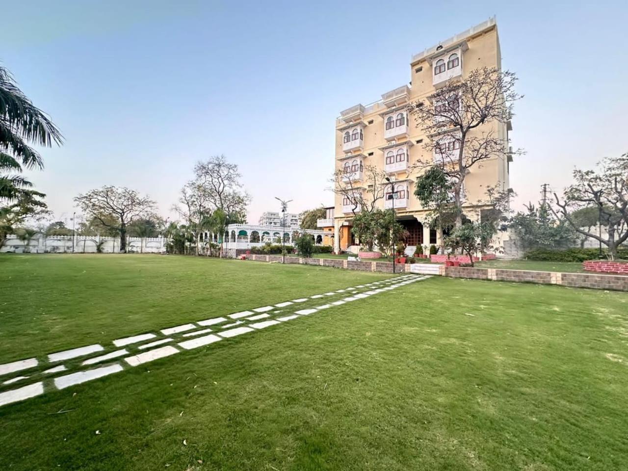 Manas Resort By Rudrakshi Udajpur Zewnętrze zdjęcie